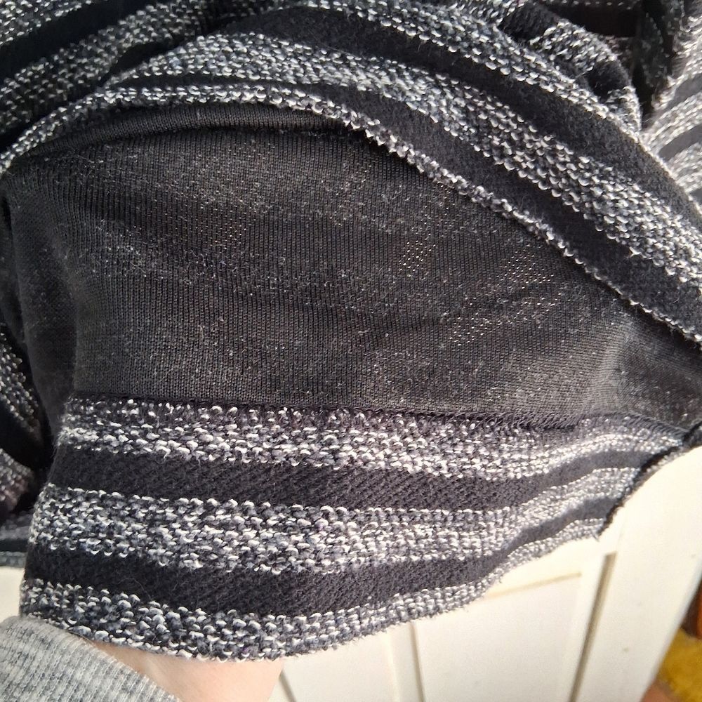 Per Se Black with Gray Marled Stripes Tunic Top with Zipper Details Size 1X - Picture 11 of 13
